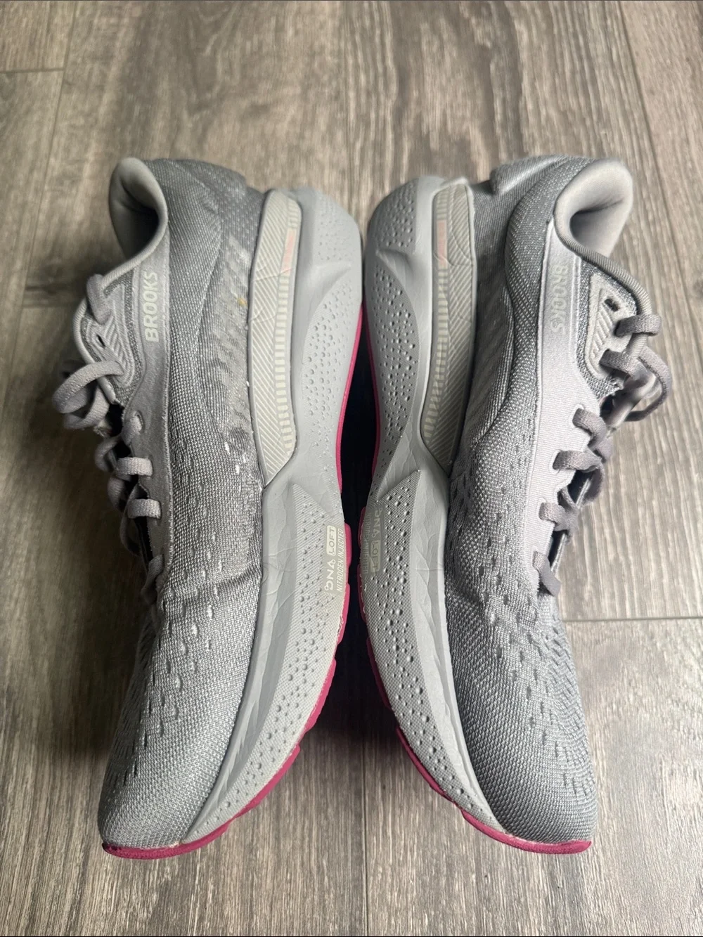 Brooks Adrenaline 24 GTS Women's Light Gray Running Shoes with Pink Accents